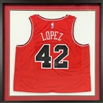 Robin Lopez Signed Chicago Bulls Jersey – with Bulls Team COA – In Beautiful Framed Display (BAS)