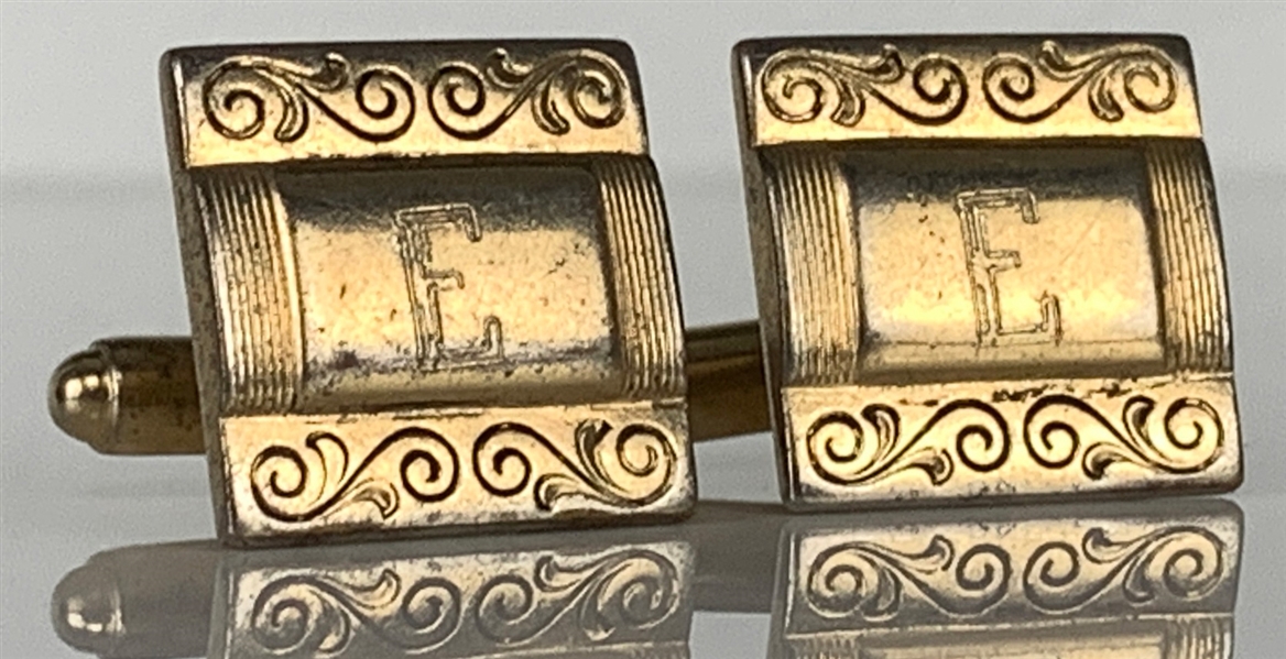 Elvis Presley Owned 1950s "E" Monogrammed Gold Cufflinks Gifted to His Cousin Patsy Presley