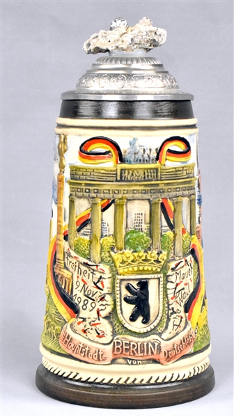 "Berlin Wall" Berlin Capital Stein with Photo of Wall Being Chipped!
