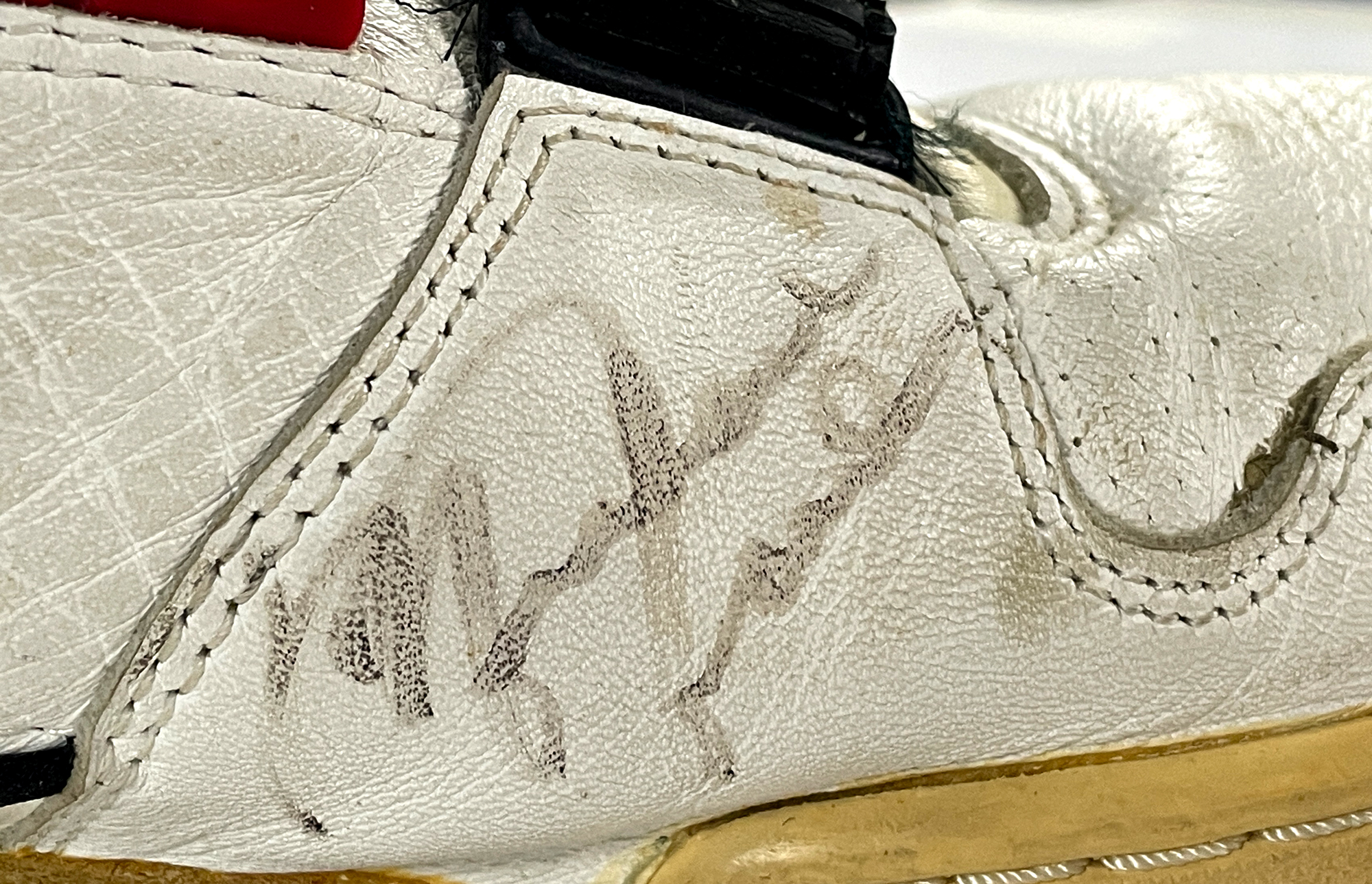 Lot Detail - Michael Jordan Signed Game Worn 1988 Nike Air Alpha Force  Shoe - With Video of Jordan Awarding and Signing the Shoe (BAS)