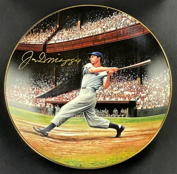 Joe DiMaggio Signed Commemorative Plate - "The Streak" (Beckett)