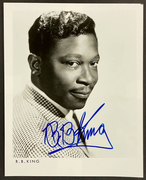 BB King Signed 8x10 Photograph (Beckett)