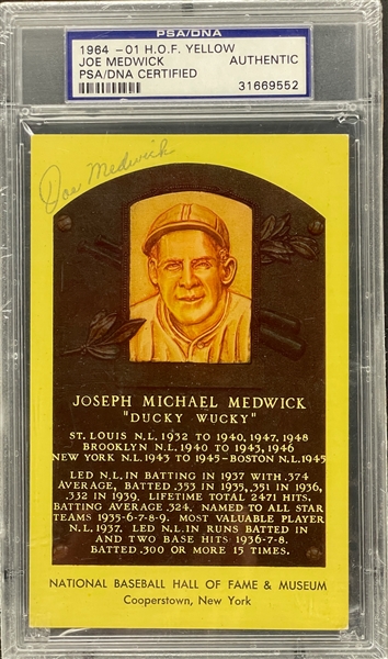 Joe Medwick Signed Yellow Hall of Fame Plaque Encapsulated PSA/DNA
