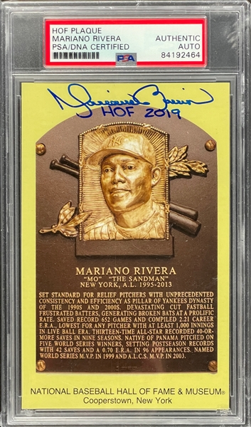 Mariano Rivera Signed Yellow Hall of Fame Plaque Encapsulated PSA/DNA