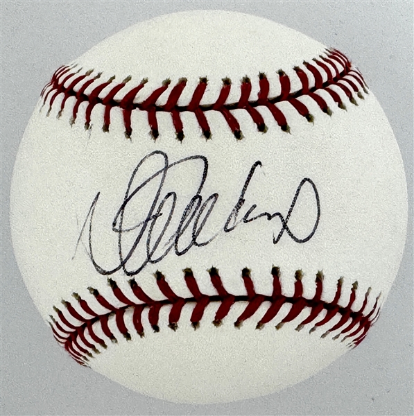 Ichiro Suziki Single Signed Baseball (Beckett Authentic)