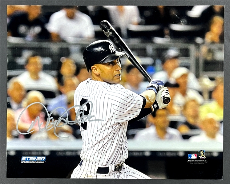 Derek Jeter Signed 8x10 Photo (Beckett Authentic)