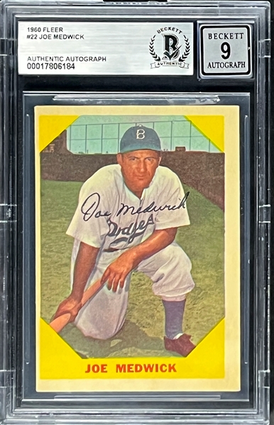 Joe Medwick Signed 1960 Fleer #22 - MINT 9 Signature (Encapsulated Beckett Authentic)