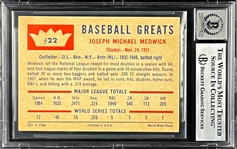 Joe Medwick Signed 1960 Fleer #22 - MINT 9 Signature (Encapsulated Beckett Authentic)