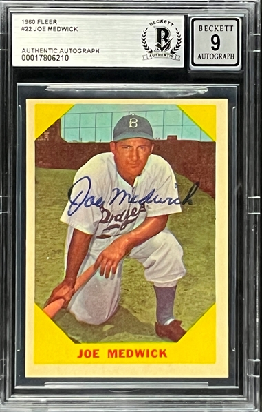Joe Medwick Signed 1960 Fleer #22 - MINT 9 Signature (Encapsulated Beckett Authentic)
