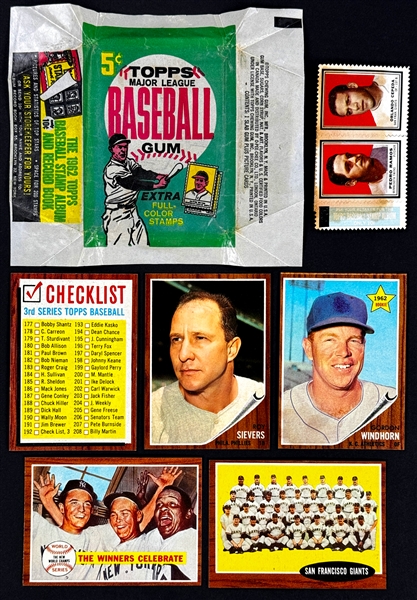 1962 Topps 5-Cent Wrappers (5) (Incl. All 3 Variations) Plus Cards, Stamps and Gum from the Packs