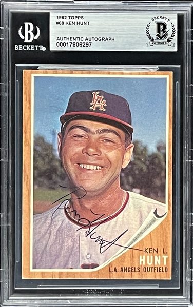 1962 Topps #68 Ken Hunt Signed Card (Encapsulated Beckett Authentic)