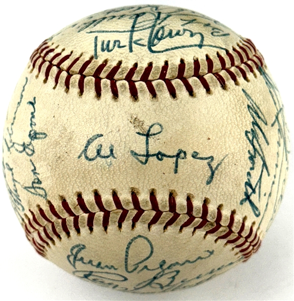 1962 Chicago White Sox Team Signed Baseball (30 Signatures) (Beckett Authentic)
