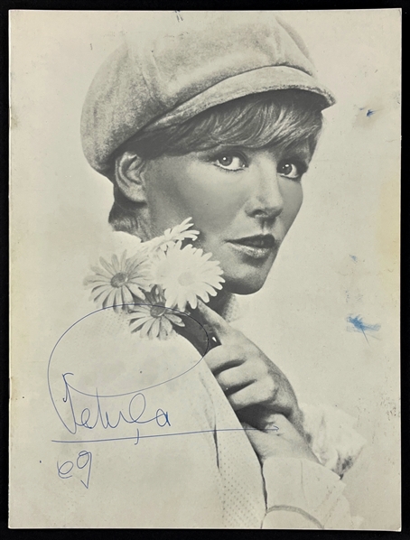 Petula Clark Signed 1967 Concert Tour Program (Beckett Authentic)